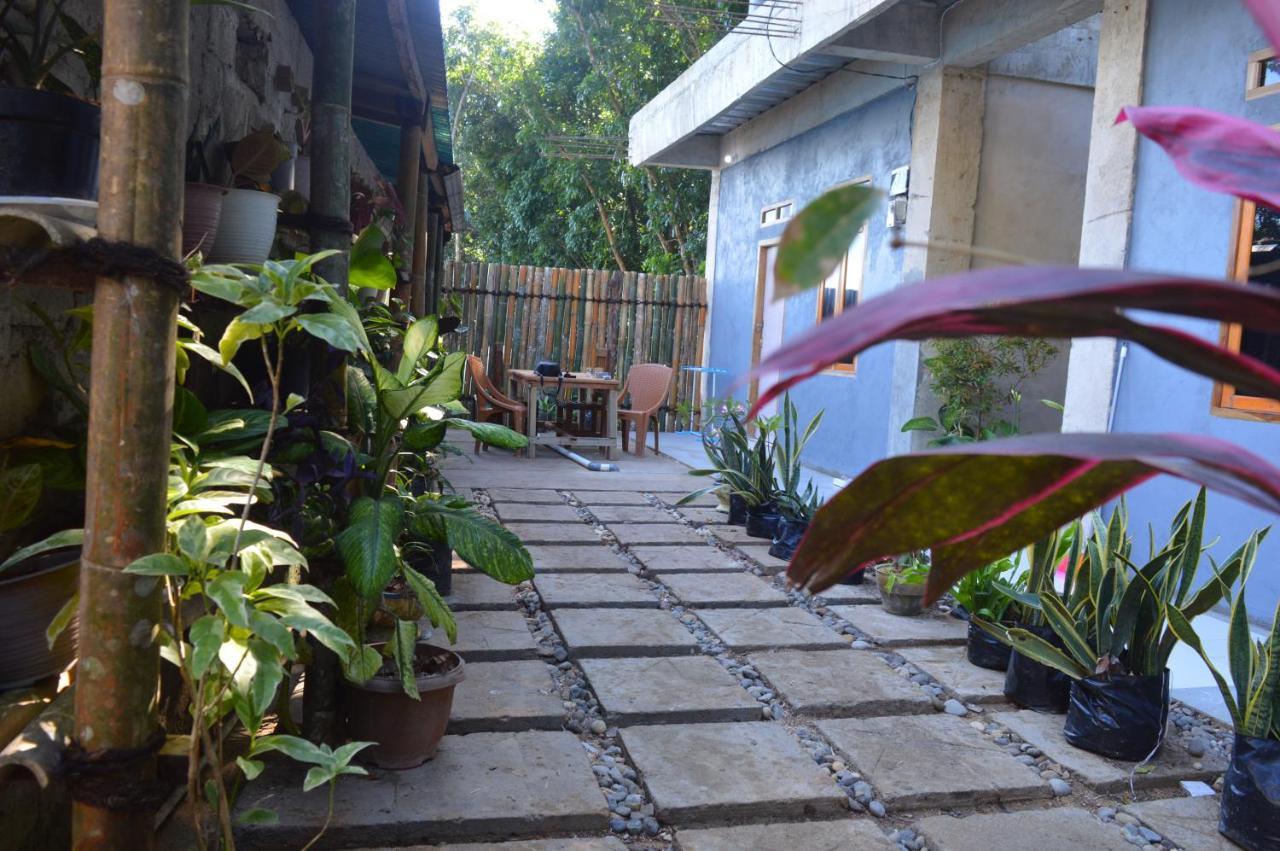 Labuan Bajo Mahoni Guesthouse Buitenkant foto
