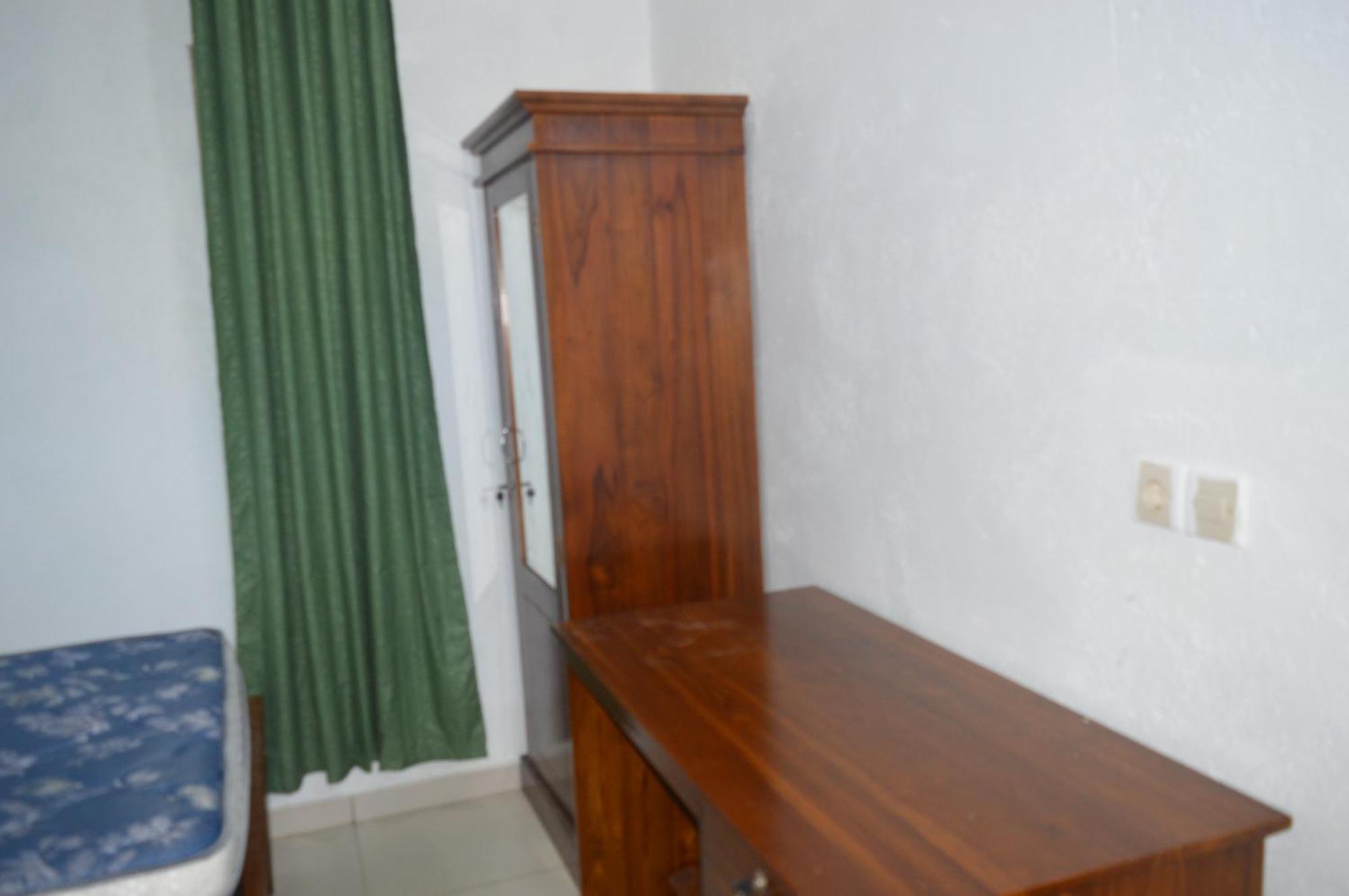 Labuan Bajo Mahoni Guesthouse Buitenkant foto
